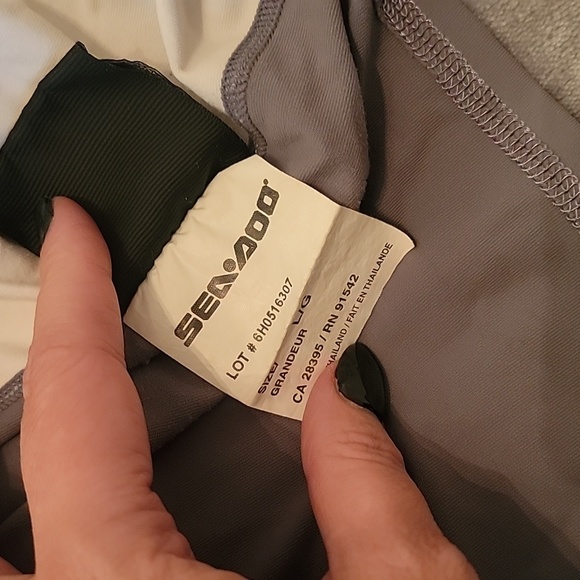 Sea Doo Rash Guard / UV Guard Girls L - Picture 4 of 4